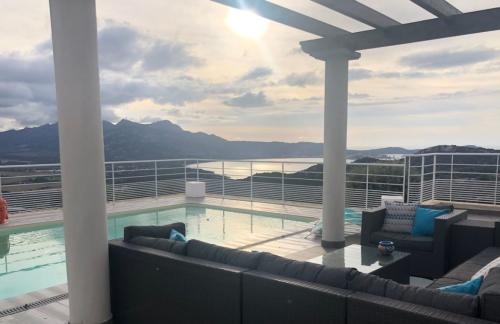 Villas Villa avec piscine vue mer panoramique Filippini Immobilier Agence Immobilière