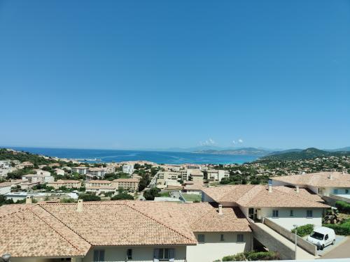 Appartement T3 vue mer  Filippini Immobilier Agence Immobilière